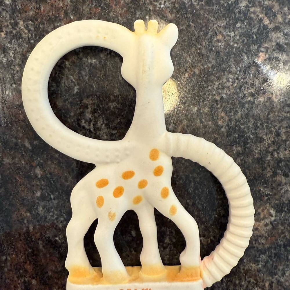 Sophie La Girafe Teether Toy Ring Giraffe All-Natural Rubber Like New - Picture 2 of 2